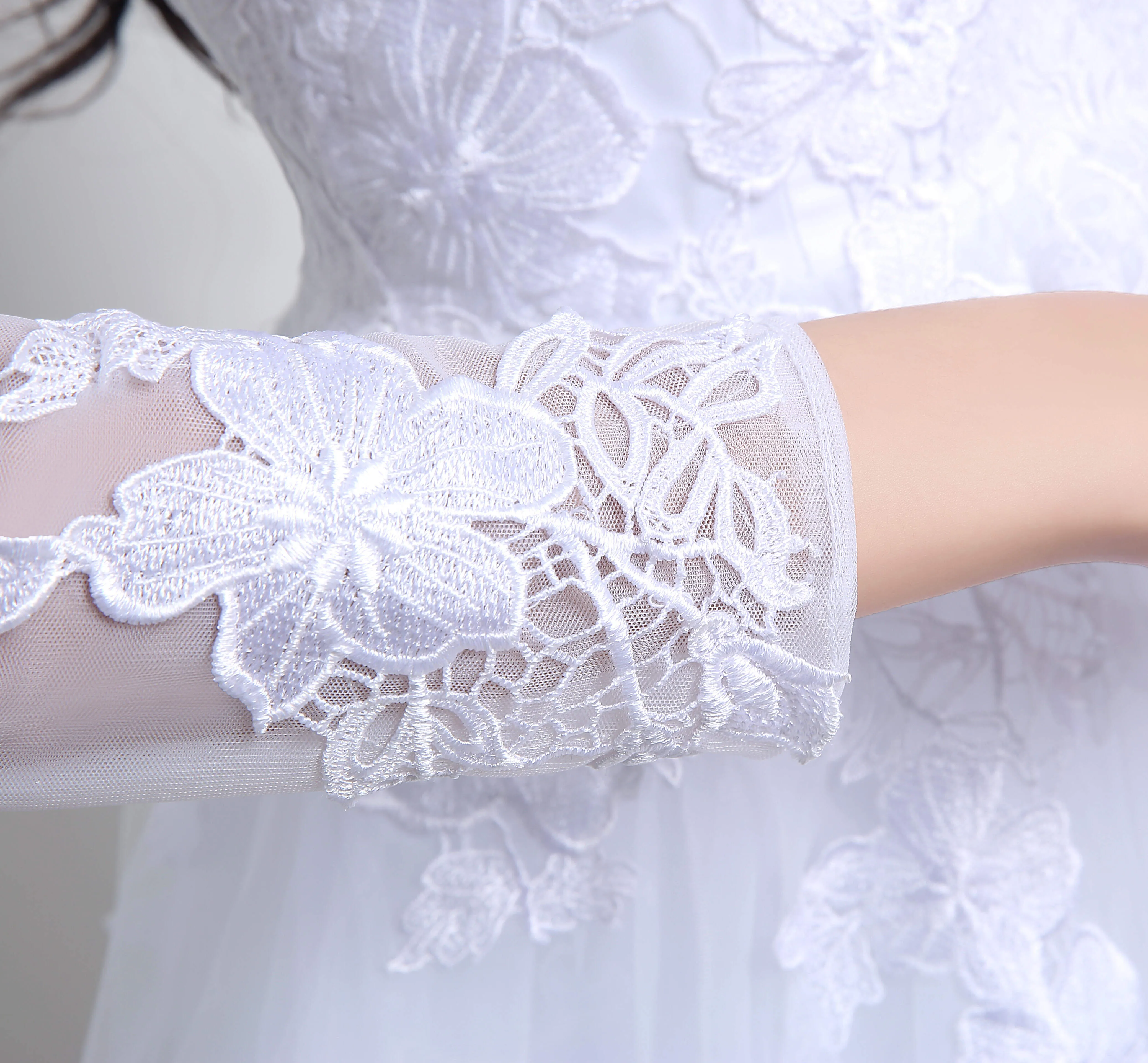 A-Line White Tulle Appliques Long Sleeve Homecoming Dresses